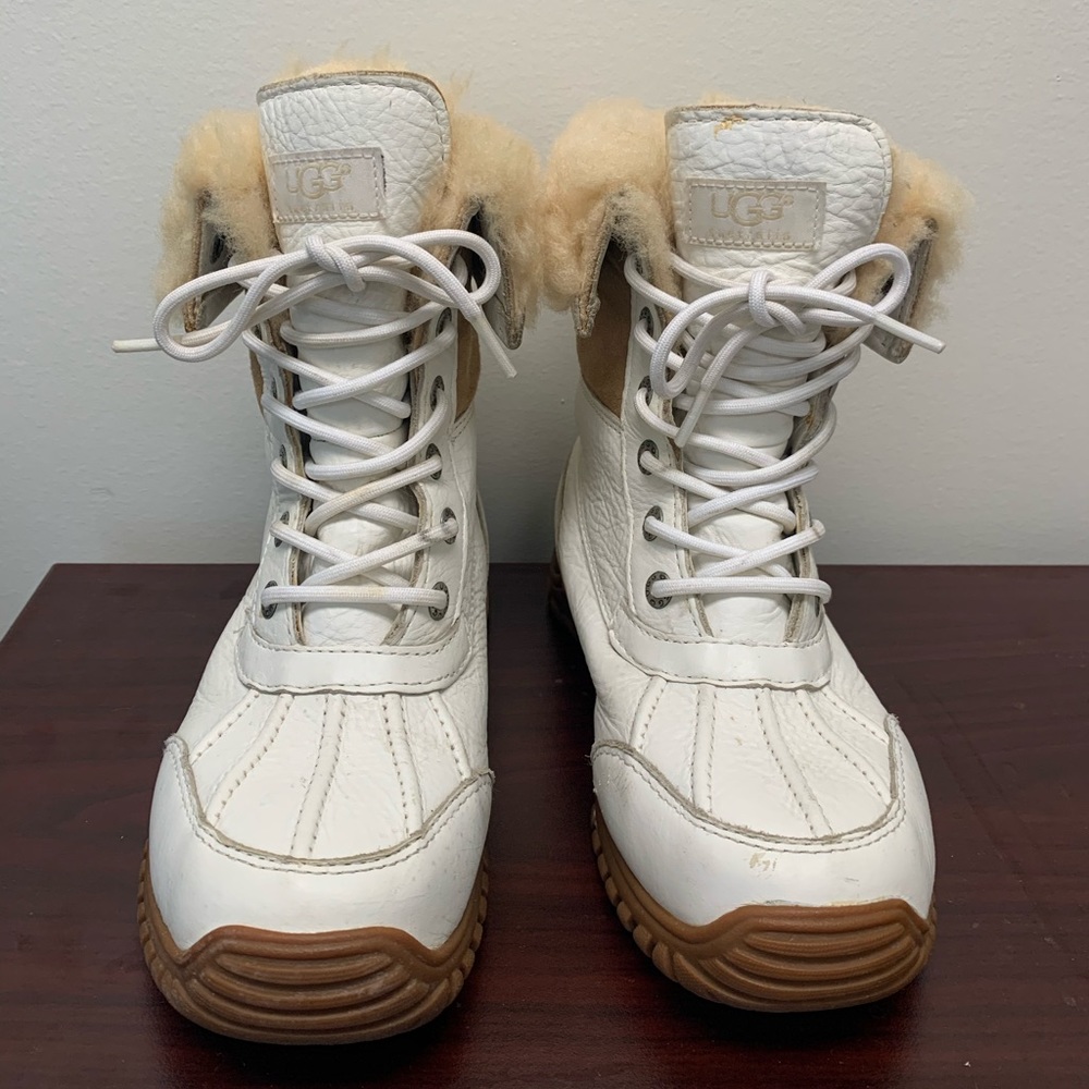 UGG Australia Adirondack Boot II — SIZE 6